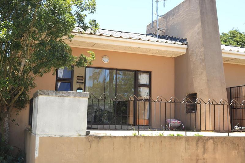 To Let 2 Bedroom Property for Rent in Oatlands Eastern Cape